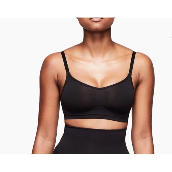 Skims Sculpting Bralette Black Seamless Compression Shapewear Top M Lifts Smooth - Picture 1 of 6